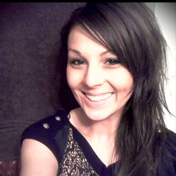 Meet your Posher, Gina - Picture 2 of 2